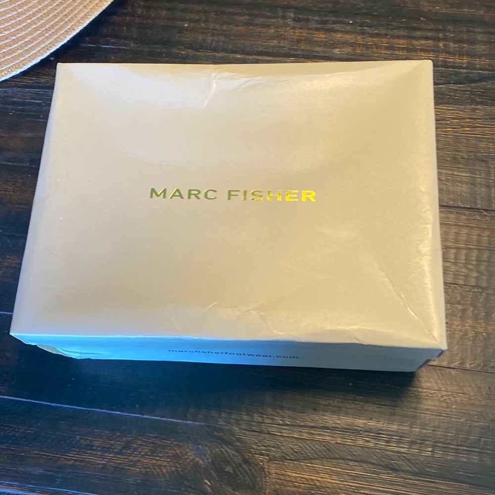 BRAND NEW Marc Fisher heels